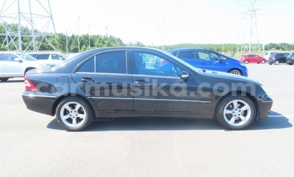 Tenga Tsaru Mercedes‒Benz C–Class Nhema Mota in Beitbridge in Matabeleland South Tenga Tsaru Mercedes‒Benz C–Class Nhema Mota in Beitbridge in Matabeleland South