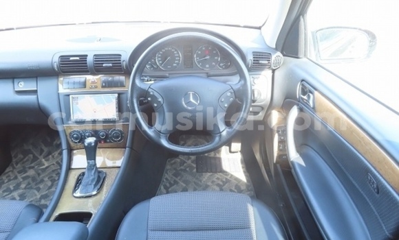 Tenga Tsaru Mercedes‒Benz C–Class Nhema Mota in Beitbridge in Matabeleland South Tenga Tsaru Mercedes‒Benz C–Class Nhema Mota in Beitbridge in Matabeleland South