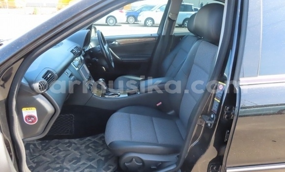 Tenga Tsaru Mercedes‒Benz C–Class Nhema Mota in Beitbridge in Matabeleland South Tenga Tsaru Mercedes‒Benz C–Class Nhema Mota in Beitbridge in Matabeleland South