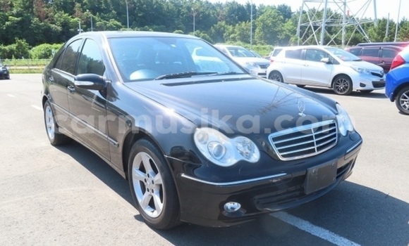 Tenga Tsaru Mercedes‒Benz C–Class Nhema Mota in Beitbridge in Matabeleland South Tenga Tsaru Mercedes‒Benz C–Class Nhema Mota in Beitbridge in Matabeleland South