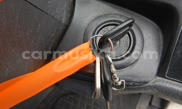 Buy Used Toyota Hiace White Car in Beitbridge in Matabeleland South Buy Used Toyota Hiace White Car in Beitbridge in Matabeleland South