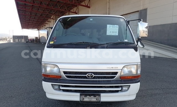 Tenga Tsaru Toyota Hiace Chena Mota in Beitbridge in Matabeleland South