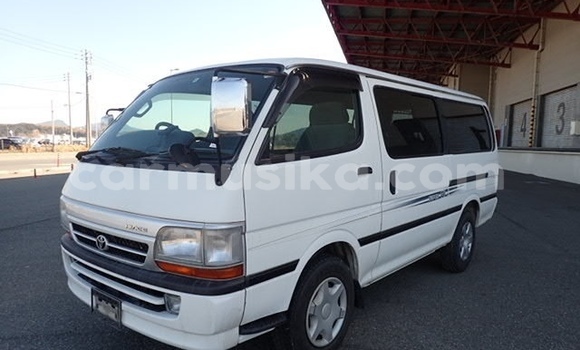 Tenga Tsaru Toyota Hiace Chena Mota in Beitbridge in Matabeleland South Tenga Tsaru Toyota Hiace Chena Mota in Beitbridge in Matabeleland South