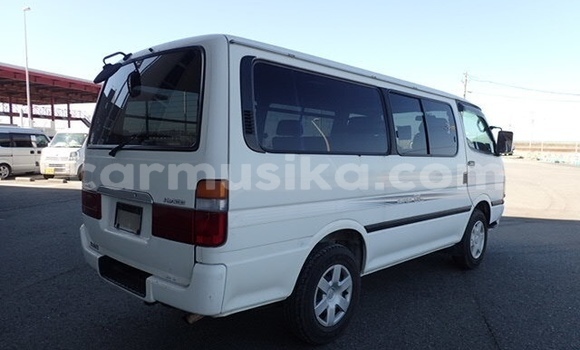 Tenga Tsaru Toyota Hiace Chena Mota in Beitbridge in Matabeleland South Tenga Tsaru Toyota Hiace Chena Mota in Beitbridge in Matabeleland South