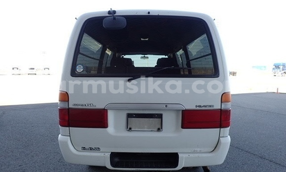 Tenga Tsaru Toyota Hiace Chena Mota in Beitbridge in Matabeleland South Tenga Tsaru Toyota Hiace Chena Mota in Beitbridge in Matabeleland South