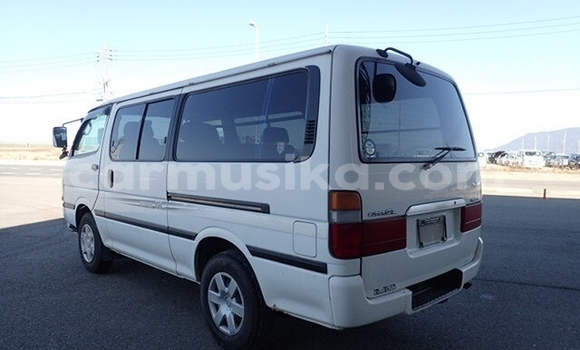Tenga Tsaru Toyota Hiace Chena Mota in Beitbridge in Matabeleland South Tenga Tsaru Toyota Hiace Chena Mota in Beitbridge in Matabeleland South