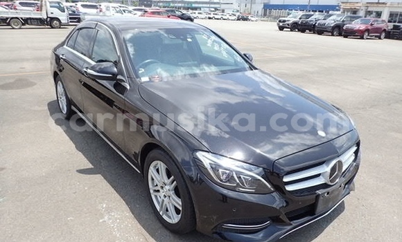 Tenga Tsaru Mercedes‒Benz 200 Nhema Mota in Beitbridge in Matabeleland South