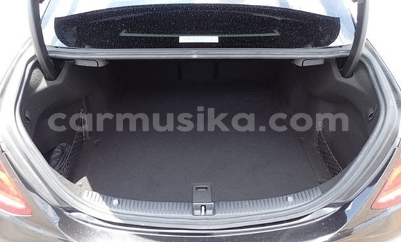 Tenga Tsaru Mercedes‒Benz 200 Nhema Mota in Beitbridge in Matabeleland South Tenga Tsaru Mercedes‒Benz 200 Nhema Mota in Beitbridge in Matabeleland South