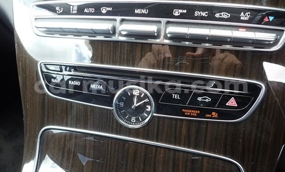 Tenga Tsaru Mercedes‒Benz 200 Nhema Mota in Beitbridge in Matabeleland South Tenga Tsaru Mercedes‒Benz 200 Nhema Mota in Beitbridge in Matabeleland South