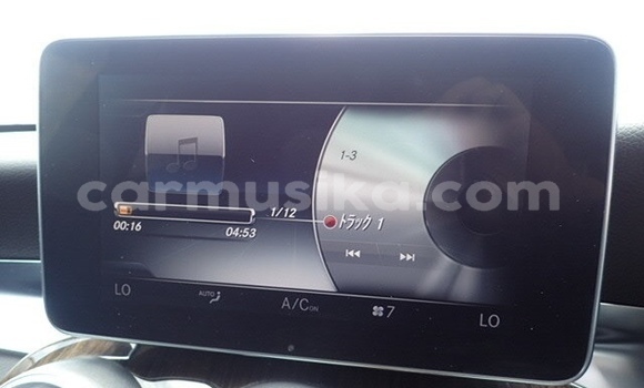 Tenga Tsaru Mercedes‒Benz 200 Nhema Mota in Beitbridge in Matabeleland South Tenga Tsaru Mercedes‒Benz 200 Nhema Mota in Beitbridge in Matabeleland South