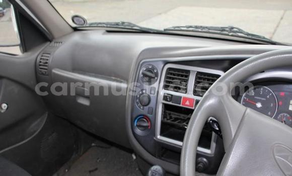 Acheter Occasion Voiture Hyundai H200 Blanc à Beitbridge, Matabeleland South Acheter Occasion Voiture Hyundai H200 Blanc à Beitbridge, Matabeleland South