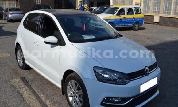 Acheter Occasion Voiture Volkswagen Polo Blanc à Beitbridge, Matabeleland South Acheter Occasion Voiture Volkswagen Polo Blanc à Beitbridge, Matabeleland South