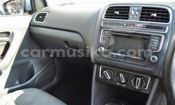 Acheter Occasion Voiture Volkswagen Polo Blanc à Beitbridge, Matabeleland South Acheter Occasion Voiture Volkswagen Polo Blanc à Beitbridge, Matabeleland South