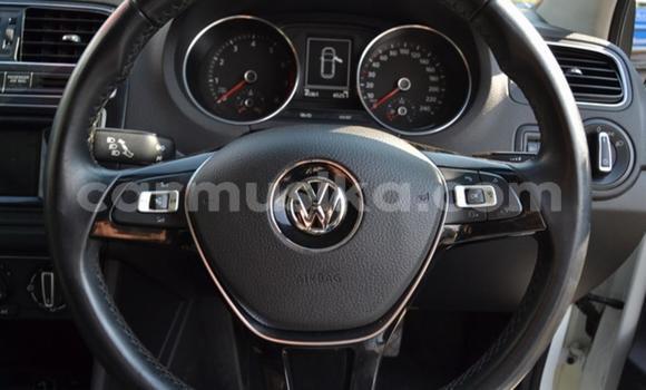 Acheter Occasion Voiture Volkswagen Polo Blanc à Beitbridge, Matabeleland South Acheter Occasion Voiture Volkswagen Polo Blanc à Beitbridge, Matabeleland South