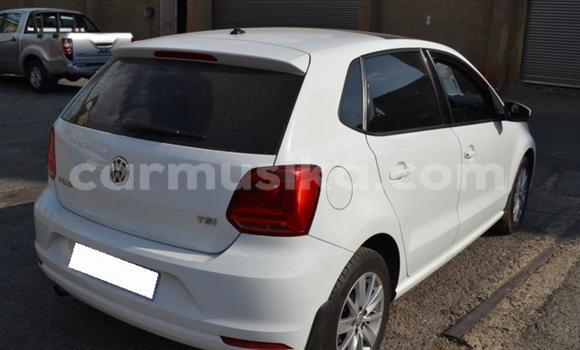 Acheter Occasion Voiture Volkswagen Polo Blanc à Beitbridge, Matabeleland South Acheter Occasion Voiture Volkswagen Polo Blanc à Beitbridge, Matabeleland South