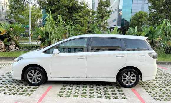 Buy Used Toyota Wish White Car in Beitbridge in Matabeleland South Buy Used Toyota Wish White Car in Beitbridge in Matabeleland South