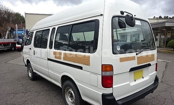 Acheter Occasion Voiture Toyota Hiace Blanc à Beitbridge, Matabeleland South Acheter Occasion Voiture Toyota Hiace Blanc à Beitbridge, Matabeleland South