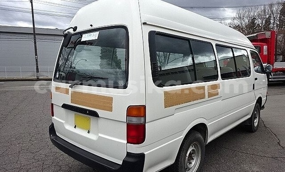 Acheter Occasion Voiture Toyota Hiace Blanc à Beitbridge, Matabeleland South Acheter Occasion Voiture Toyota Hiace Blanc à Beitbridge, Matabeleland South
