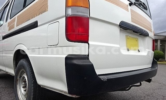 Acheter Occasion Voiture Toyota Hiace Blanc à Beitbridge, Matabeleland South Acheter Occasion Voiture Toyota Hiace Blanc à Beitbridge, Matabeleland South