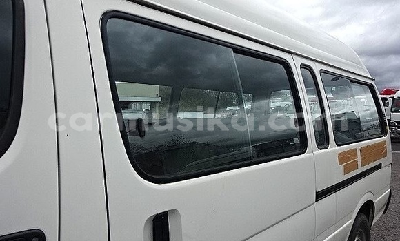 Acheter Occasion Voiture Toyota Hiace Blanc à Beitbridge, Matabeleland South Acheter Occasion Voiture Toyota Hiace Blanc à Beitbridge, Matabeleland South