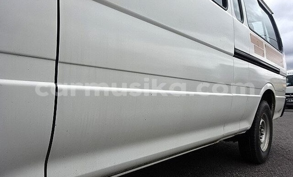 Acheter Occasion Voiture Toyota Hiace Blanc à Beitbridge, Matabeleland South Acheter Occasion Voiture Toyota Hiace Blanc à Beitbridge, Matabeleland South