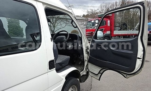 Acheter Occasion Voiture Toyota Hiace Blanc à Beitbridge, Matabeleland South Acheter Occasion Voiture Toyota Hiace Blanc à Beitbridge, Matabeleland South