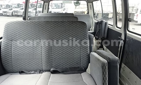 Acheter Occasion Voiture Toyota Hiace Blanc à Beitbridge, Matabeleland South Acheter Occasion Voiture Toyota Hiace Blanc à Beitbridge, Matabeleland South