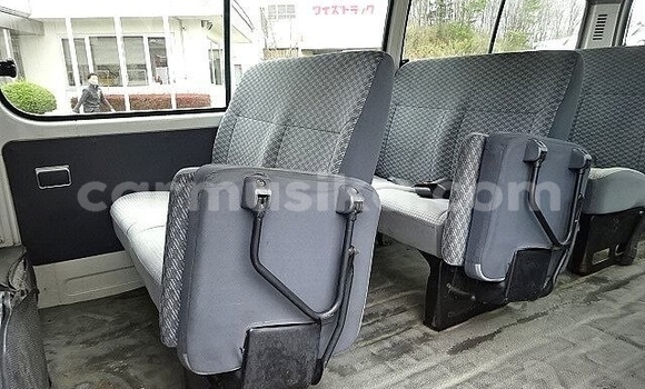 Acheter Occasion Voiture Toyota Hiace Blanc à Beitbridge, Matabeleland South Acheter Occasion Voiture Toyota Hiace Blanc à Beitbridge, Matabeleland South