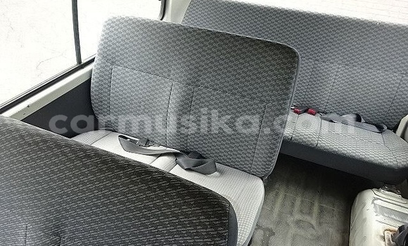 Acheter Occasion Voiture Toyota Hiace Blanc à Beitbridge, Matabeleland South Acheter Occasion Voiture Toyota Hiace Blanc à Beitbridge, Matabeleland South