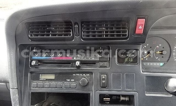 Acheter Occasion Voiture Toyota Hiace Blanc à Beitbridge, Matabeleland South Acheter Occasion Voiture Toyota Hiace Blanc à Beitbridge, Matabeleland South