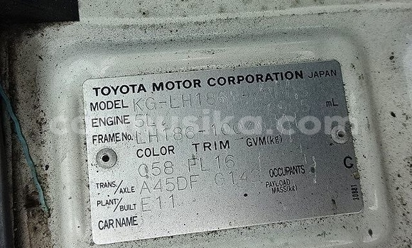 Acheter Occasion Voiture Toyota Hiace Blanc à Beitbridge, Matabeleland South Acheter Occasion Voiture Toyota Hiace Blanc à Beitbridge, Matabeleland South