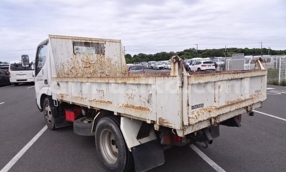 Acheter Occasion Utilitaire Toyota Dyna Blanc à Beitbridge, Matabeleland South Acheter Occasion Utilitaire Toyota Dyna Blanc à Beitbridge, Matabeleland South