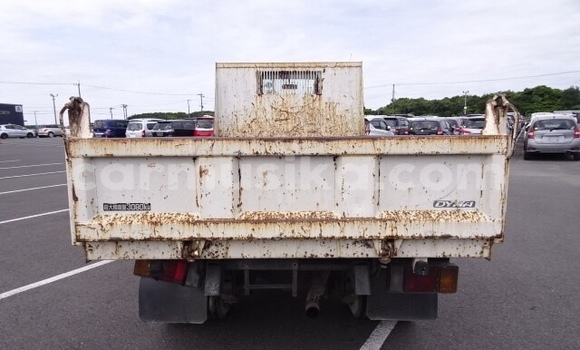 Acheter Occasion Utilitaire Toyota Dyna Blanc à Beitbridge, Matabeleland South Acheter Occasion Utilitaire Toyota Dyna Blanc à Beitbridge, Matabeleland South