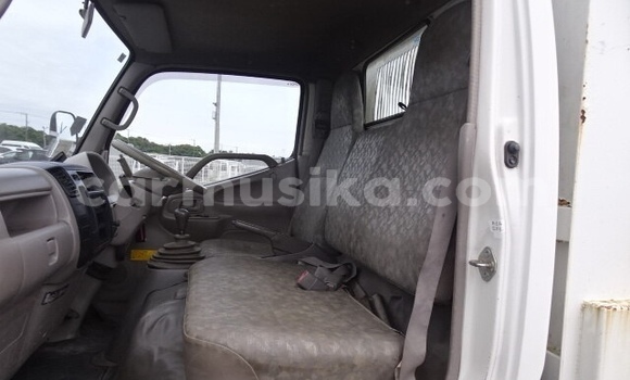 Acheter Occasion Utilitaire Toyota Dyna Blanc à Beitbridge, Matabeleland South Acheter Occasion Utilitaire Toyota Dyna Blanc à Beitbridge, Matabeleland South