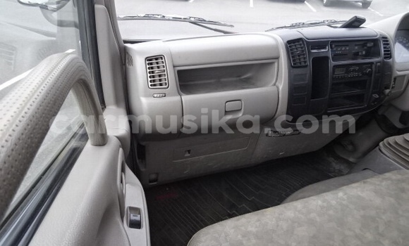 Acheter Occasion Utilitaire Toyota Dyna Blanc à Beitbridge, Matabeleland South Acheter Occasion Utilitaire Toyota Dyna Blanc à Beitbridge, Matabeleland South