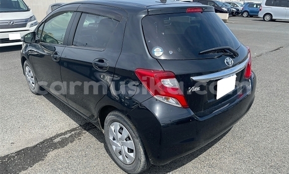 Nunua Ilio tumika Toyota Vitz Nyeusi Gari ndani ya Beitbridge nchini Matabeleland Kusini Nunua Ilio tumika Toyota Vitz Nyeusi Gari ndani ya Beitbridge nchini Matabeleland Kusini