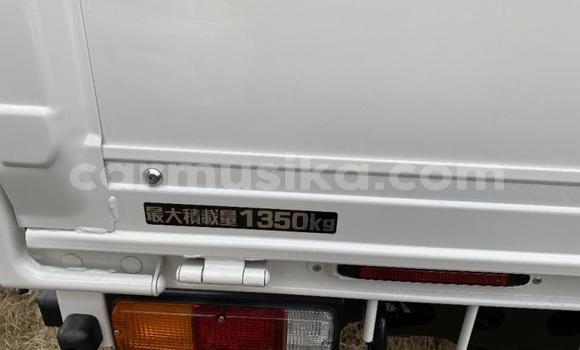 Nunua Ilio tumika Toyota Dyna Nyeupe Lori ndani ya Beitbridge nchini Matabeleland Kusini Nunua Ilio tumika Toyota Dyna Nyeupe Lori ndani ya Beitbridge nchini Matabeleland Kusini