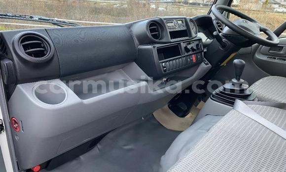 Nunua Ilio tumika Toyota Dyna Nyeupe Lori ndani ya Beitbridge nchini Matabeleland Kusini Nunua Ilio tumika Toyota Dyna Nyeupe Lori ndani ya Beitbridge nchini Matabeleland Kusini