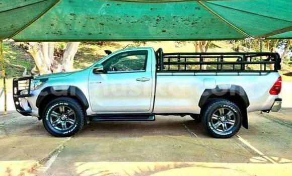 Acheter Occasion Voiture Toyota Hilux Beige à Beitbridge, Matabeleland South Acheter Occasion Voiture Toyota Hilux Beige à Beitbridge, Matabeleland South