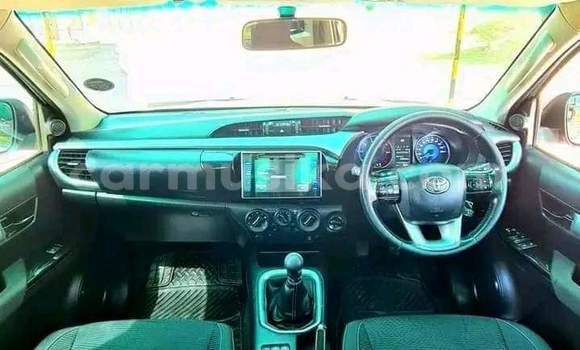 Acheter Occasion Voiture Toyota Hilux Beige à Beitbridge, Matabeleland South Acheter Occasion Voiture Toyota Hilux Beige à Beitbridge, Matabeleland South