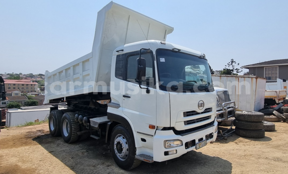 Acheter Occasion Utilitaire Hino Ranger Blanc à Beitbridge, Matabeleland South Acheter Occasion Utilitaire Hino Ranger Blanc à Beitbridge, Matabeleland South