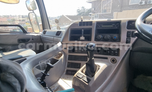 Acheter Occasion Utilitaire Hino Ranger Blanc à Beitbridge, Matabeleland South Acheter Occasion Utilitaire Hino Ranger Blanc à Beitbridge, Matabeleland South