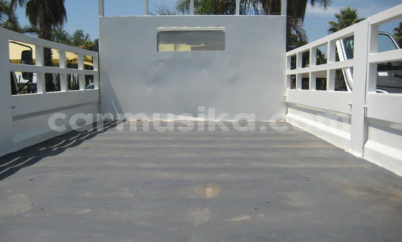 Acheter Occasion Utilitaire Hino 300 Series Blanc à Beitbridge, Matabeleland South Acheter Occasion Utilitaire Hino 300 Series Blanc à Beitbridge, Matabeleland South