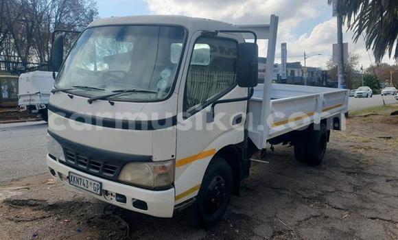 Acheter Occasion Utilitaire Hino 300 Blanc à Beitbridge, Matabeleland South Acheter Occasion Utilitaire Hino 300 Blanc à Beitbridge, Matabeleland South
