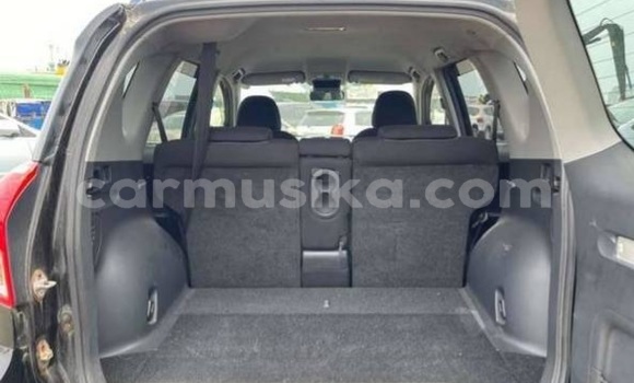 Nunua Ilio tumika Toyota RAV4 Nyeusi Gari ndani ya Beitbridge nchini Matabeleland Kusini Nunua Ilio tumika Toyota RAV4 Nyeusi Gari ndani ya Beitbridge nchini Matabeleland Kusini