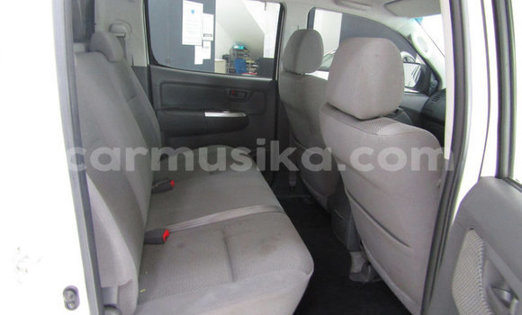 Acheter Occasion Voiture Toyota Hilux Blanc à Beitbridge, Matabeleland South Acheter Occasion Voiture Toyota Hilux Blanc à Beitbridge, Matabeleland South