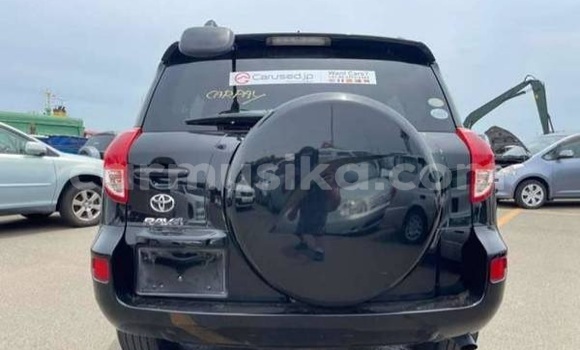 Nunua Ilio tumika Toyota RAV4 Nyeusi Gari ndani ya Beitbridge nchini Matabeleland Kusini Nunua Ilio tumika Toyota RAV4 Nyeusi Gari ndani ya Beitbridge nchini Matabeleland Kusini