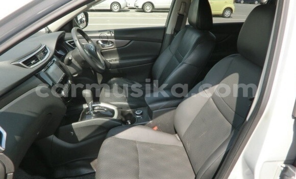 Buy Used Nissan X–Trail Silver Car in Beitbridge in Matabeleland South Buy Used Nissan X–Trail Silver Car in Beitbridge in Matabeleland South