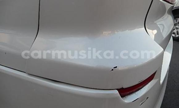 Acheter Occasion Voiture Toyota Alphard Blanc à Beitbridge, Matabeleland South Acheter Occasion Voiture Toyota Alphard Blanc à Beitbridge, Matabeleland South