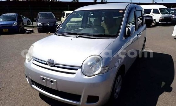 Nunua Ilio tumika Toyota Sienta Fedha Gari ndani ya Beitbridge nchini Matabeleland Kusini